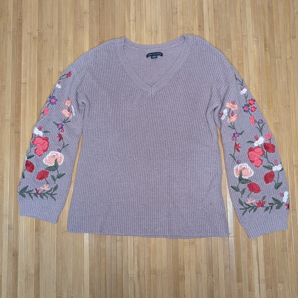 American Eagle Outfitters Heathered Lavender Floral Embroidered Sweater Sz S